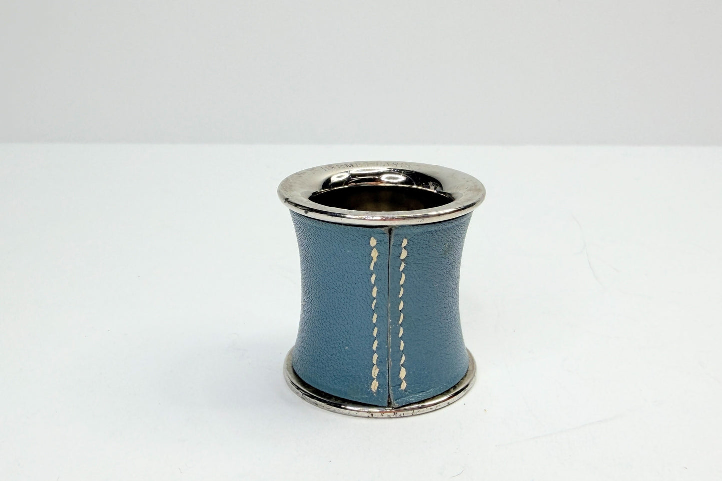 Vintage Hermès Blue Leather Silver Tone Cylindrical Scarf Ring GS747