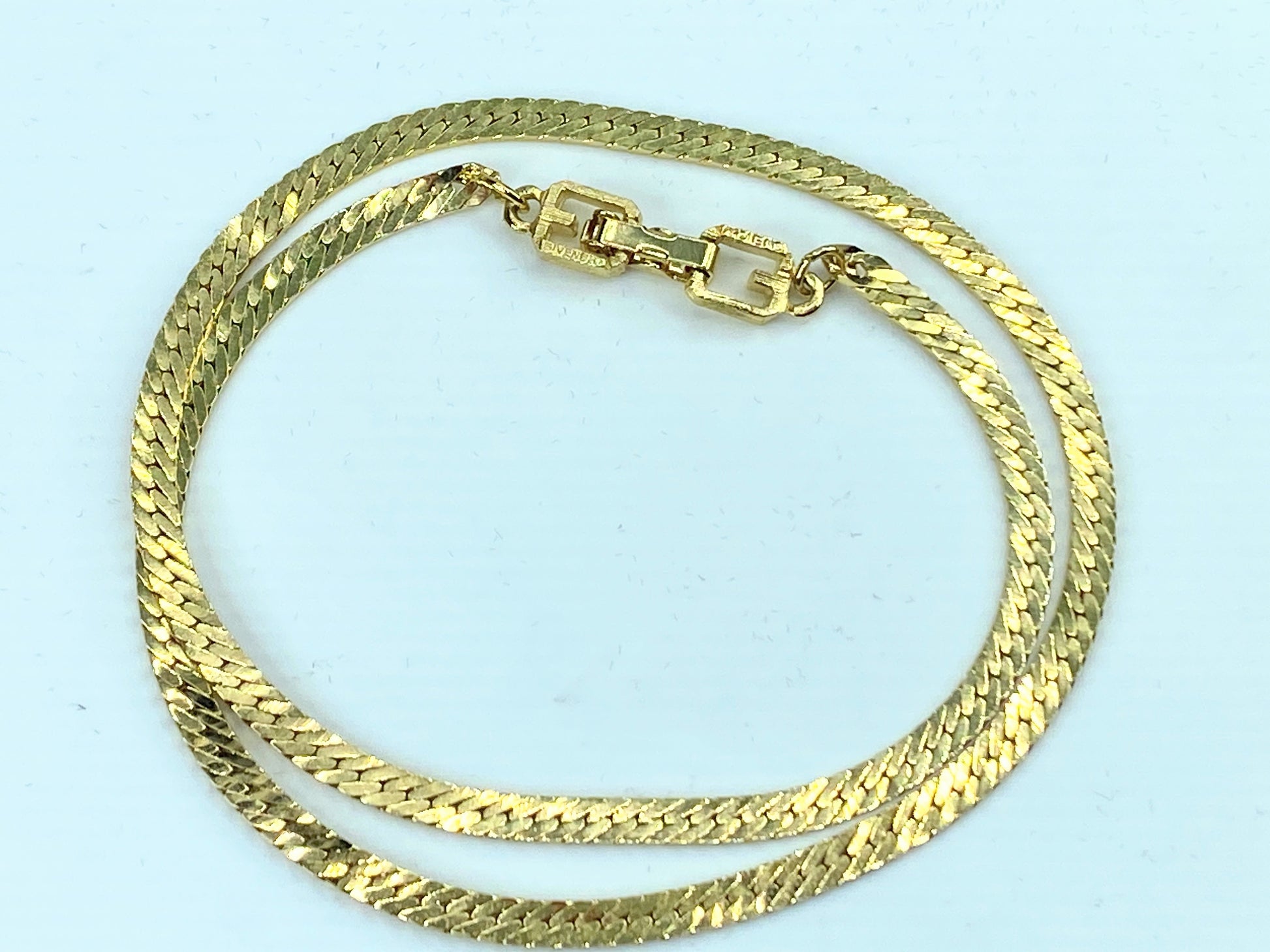 Givenchy Gold tone Necklace Logo G herringbone Emblem Chain Jewelry 16" GS344