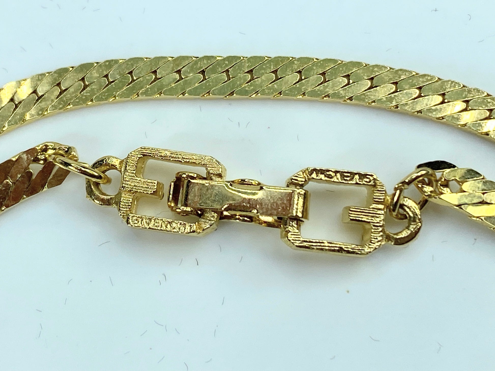 Givenchy Gold tone Necklace Logo G herringbone Emblem Chain Jewelry 16" GS344