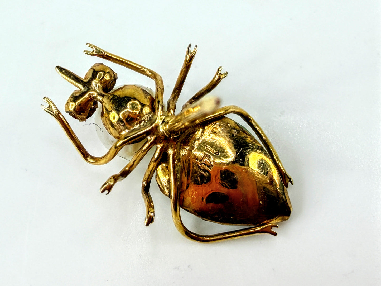 Vintage Jadeite Pearl Red Gemstone Insect Bee Brooch 18x11mm - One Piece JR2022
