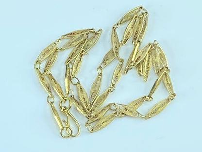 Art Deco 15K gold Filigree Navarrete shape fancy link necklace
