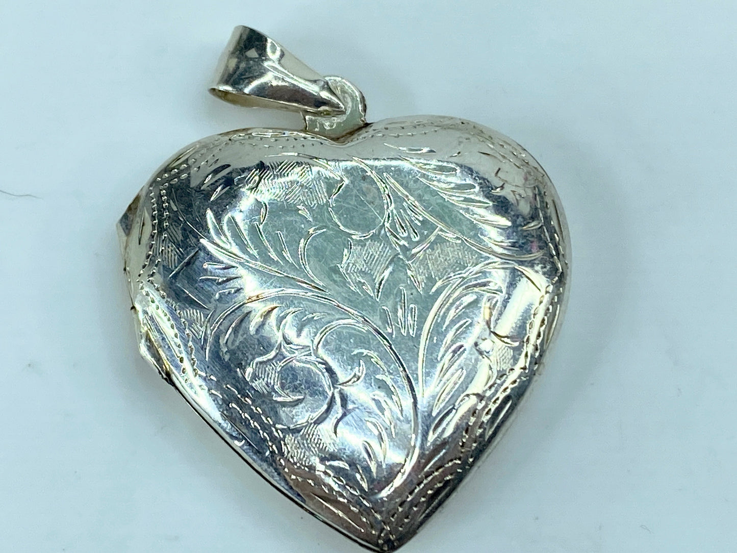 Beautiful sterling etched heart sharp locket LOVE theme reversible 1.75" JR788