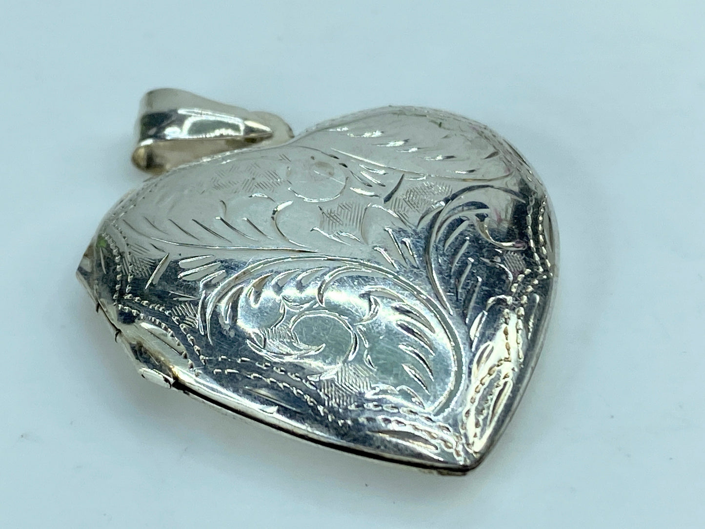 Beautiful sterling etched heart sharp locket LOVE theme reversible 1.75" JR788