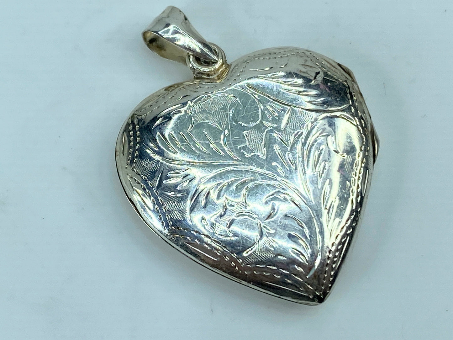 Beautiful sterling etched heart sharp locket LOVE theme reversible 1.75" JR788