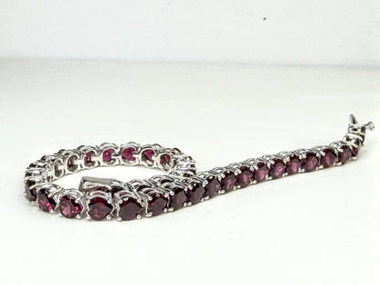 Sterling Silver Heart Cut Garnet Tennis Bracelet 34 Stones 7.25" 15.9g JR2032