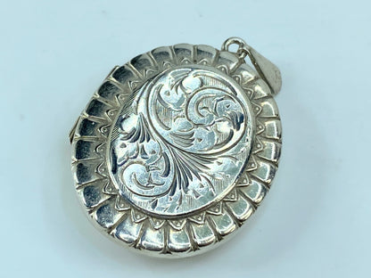 Engraved Double Photo Locket Pendant Necklace Hallmarked Birmingham 1977 JR790