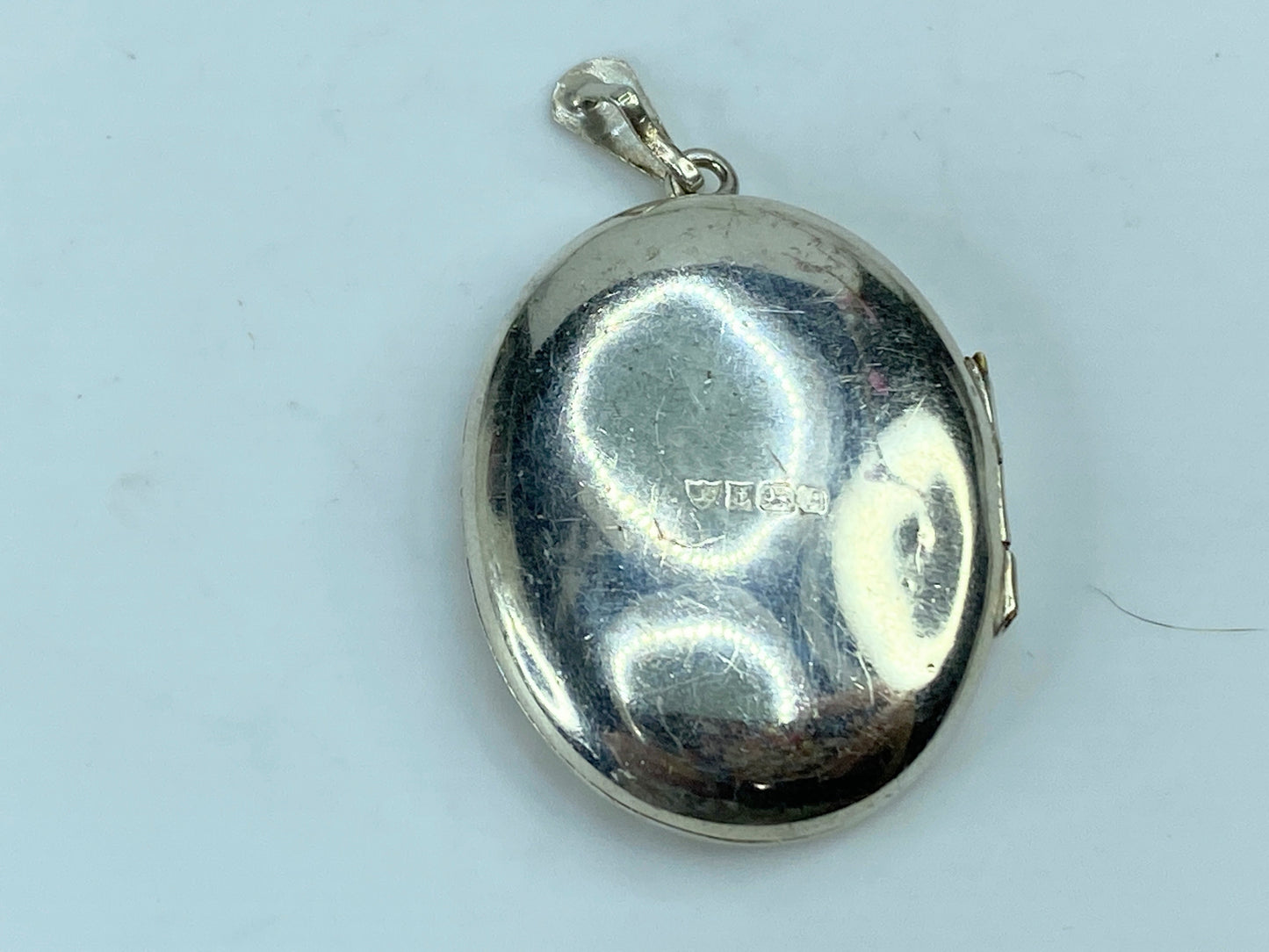Engraved Double Photo Locket Pendant Necklace Hallmarked Birmingham 1977 JR790