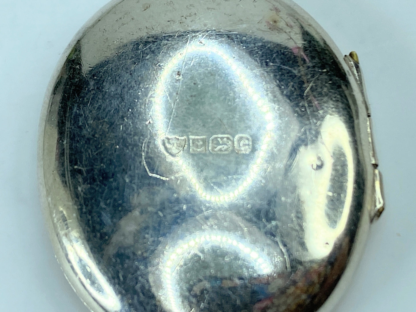 Engraved Double Photo Locket Pendant Necklace Hallmarked Birmingham 1977 JR790