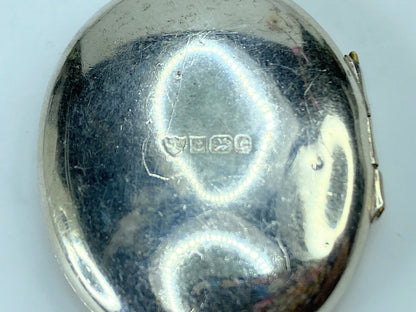 Engraved Double Photo Locket Pendant Necklace Hallmarked Birmingham 1977 JR790
