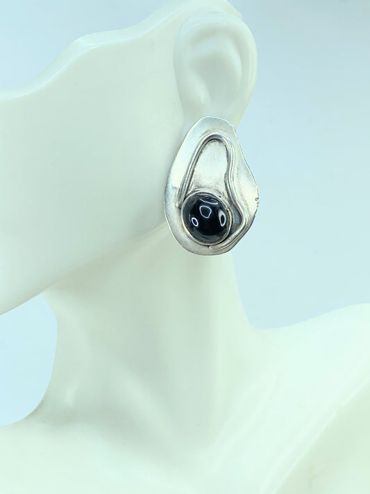 Sterling Silver Modernist asymmetric Onyx screw-on earrings 1 1/4" 16.5g JR791