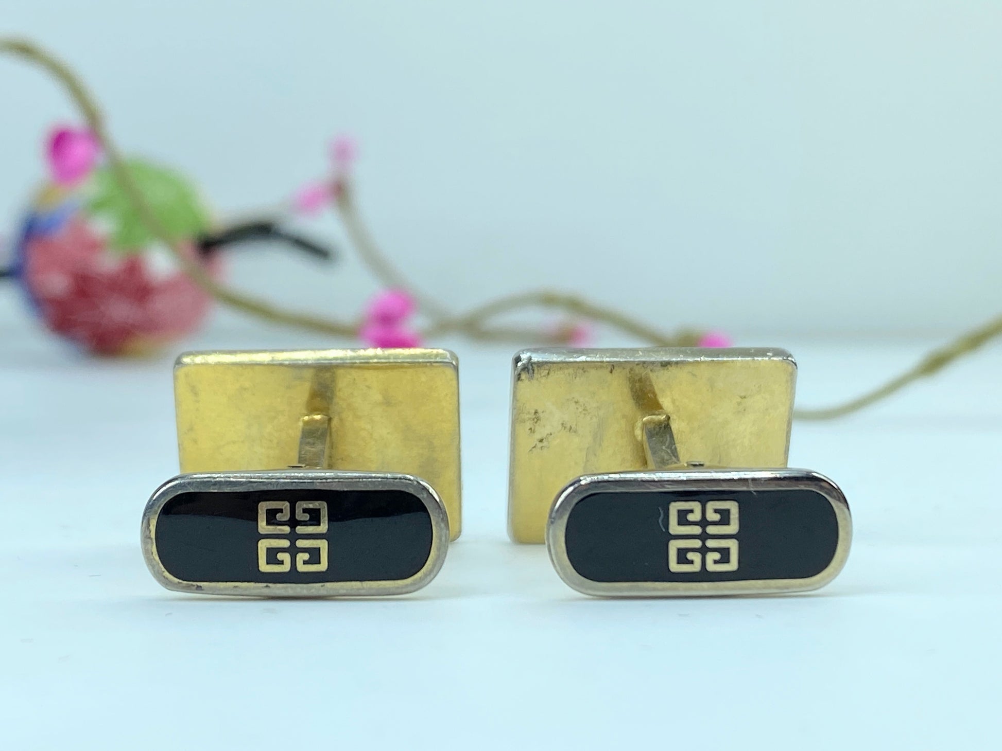Vintage Givenchy 4G Gold Silver two cufflink gift box GS356