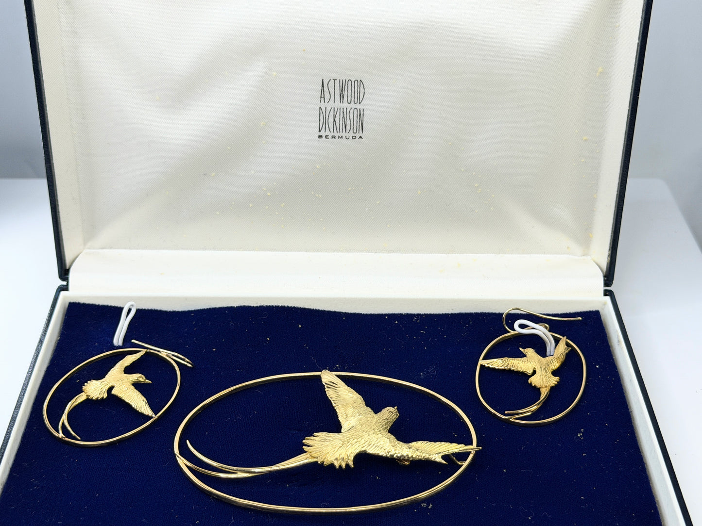 Vintage Astwood Dickinson 18K Long Tail Bird Brooch Bermuda Era Ltd JR1311