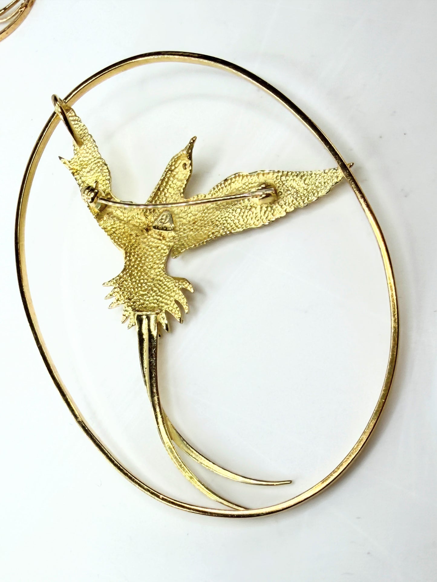 Vintage Astwood Dickinson 18K Long Tail Bird Brooch Bermuda Era Ltd JR1311