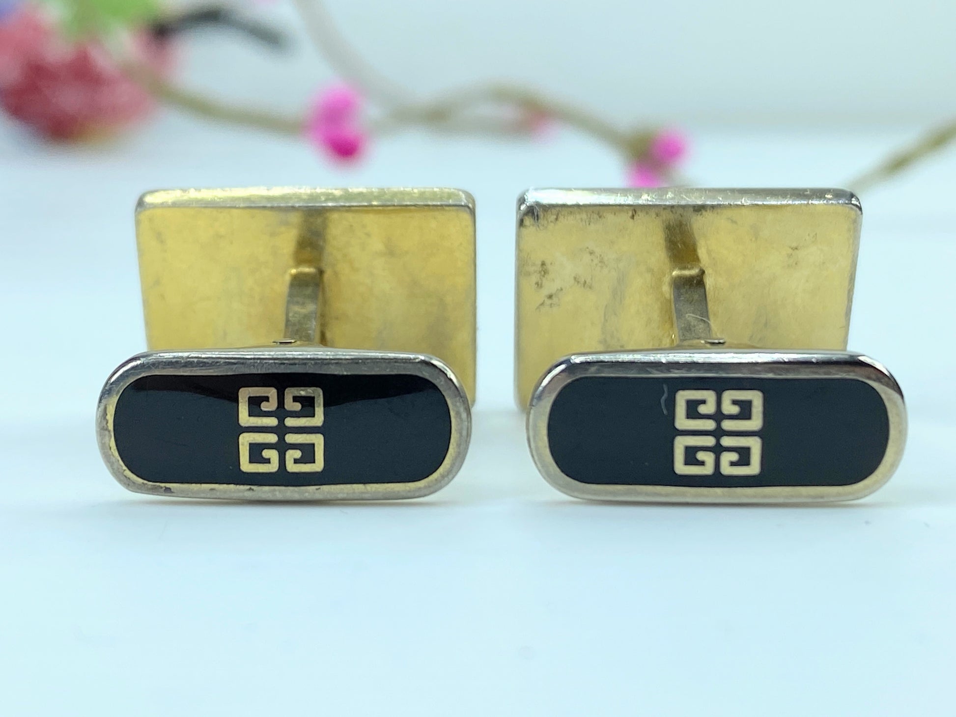 Vintage Givenchy 4G Gold Silver two cufflink gift box GS356