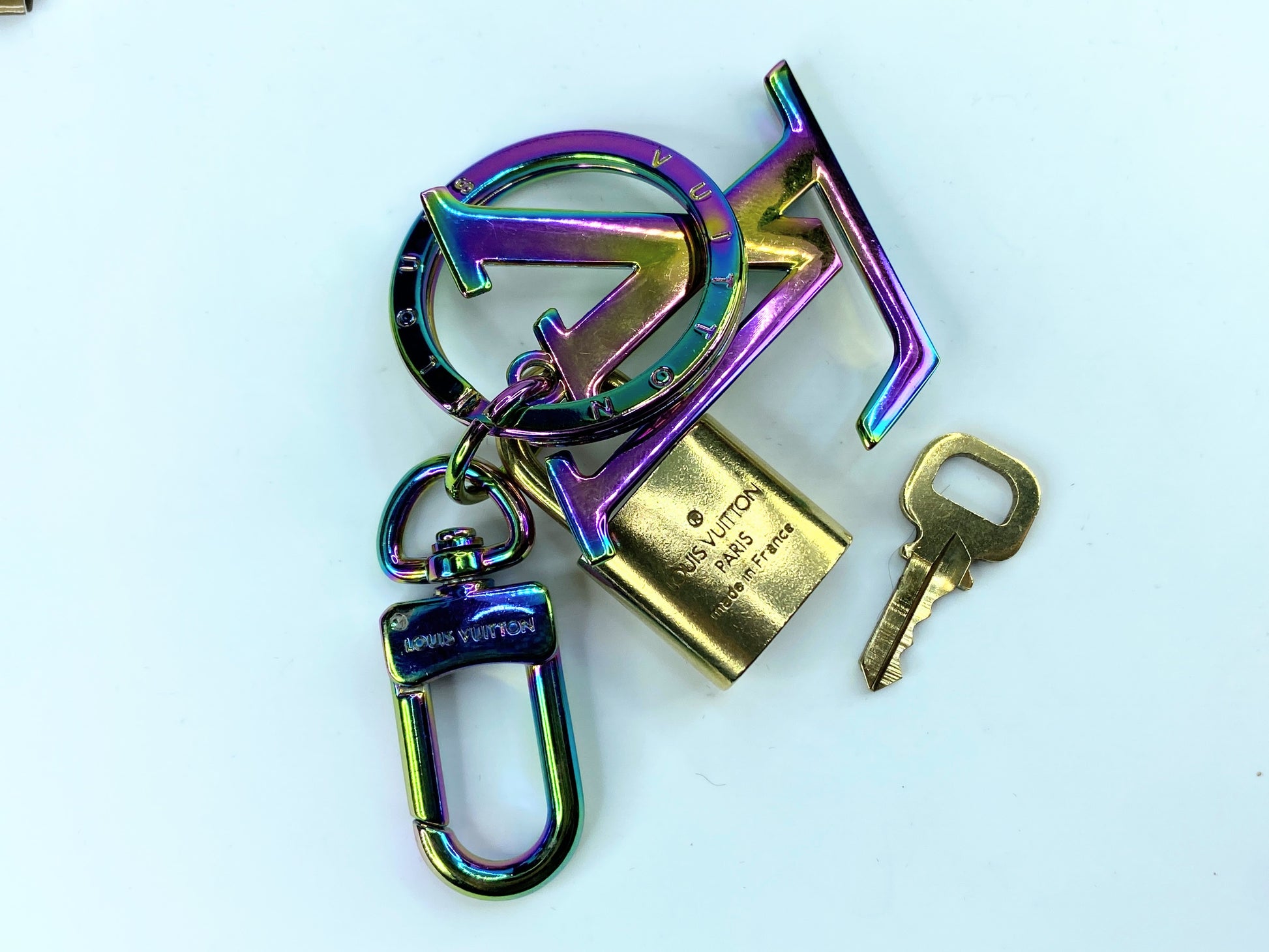 Louis Vuitton Porte-Clé LV Prism Mini Charm Key Ring Holder lock/key GS371