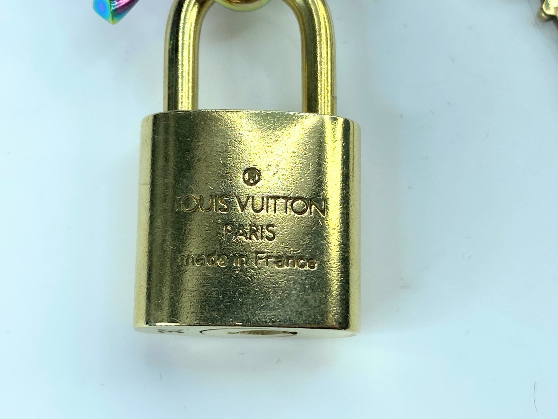 Louis Vuitton Porte-Clé LV Prism Mini Charm Key Ring Holder lock/key GS371