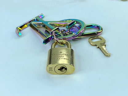 Louis Vuitton Porte-Clé LV Prism Mini Charm Key Ring Holder lock/key GS371