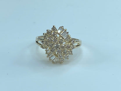 0.65ctw Round & Baguette G/VS2 Diamond Cluster lady ring