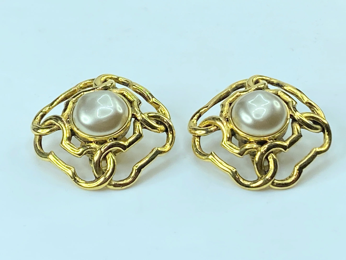 Chanel Chanel Open work gold tone faux pearl earrings 30mm GS375