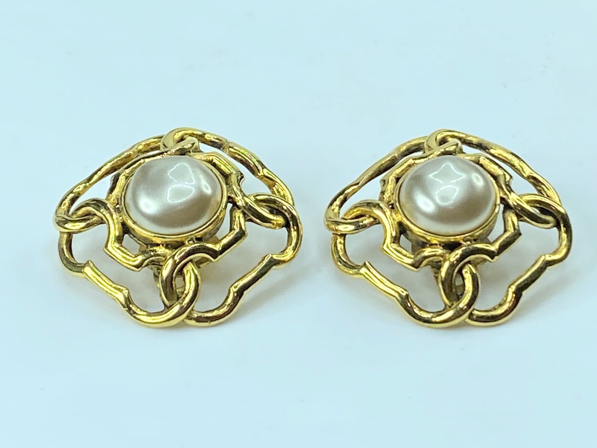 Chanel Chanel Open work gold tone faux pearl earrings 30mm GS375