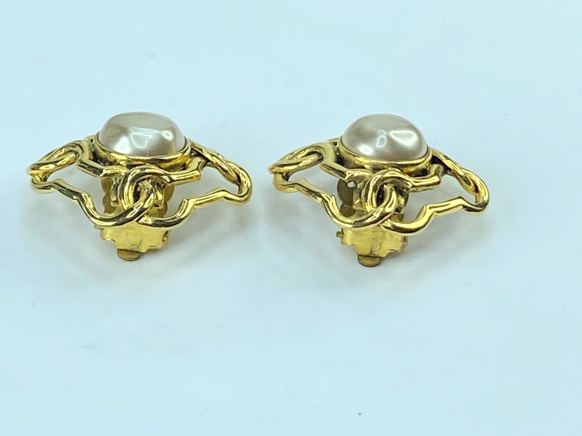 Chanel Chanel Open work gold tone faux pearl earrings 30mm GS375
