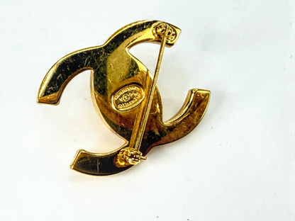 Vintage Authentic Chanel Gold Tone Turnlock CC Logo Brooch 16.6g 1.5"w/box GS834