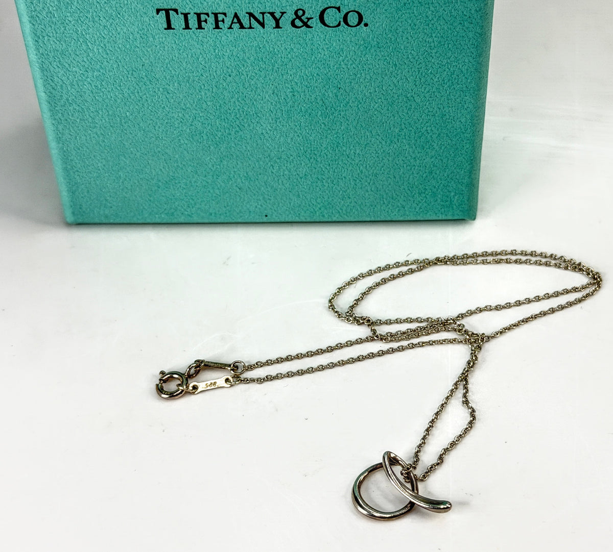 Tiffany & Co. Sterling Silver Initial Q Pendant Necklace 16" 4.3g JR2047