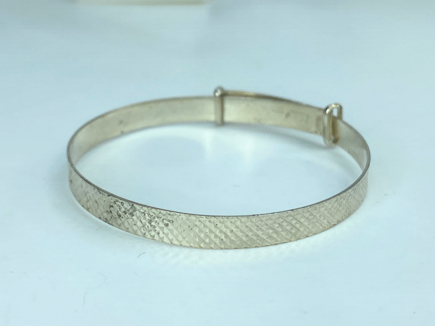 c1940 Sterling Silver 5mm Plaid etched expandable children bangle 5" 4g JR833
