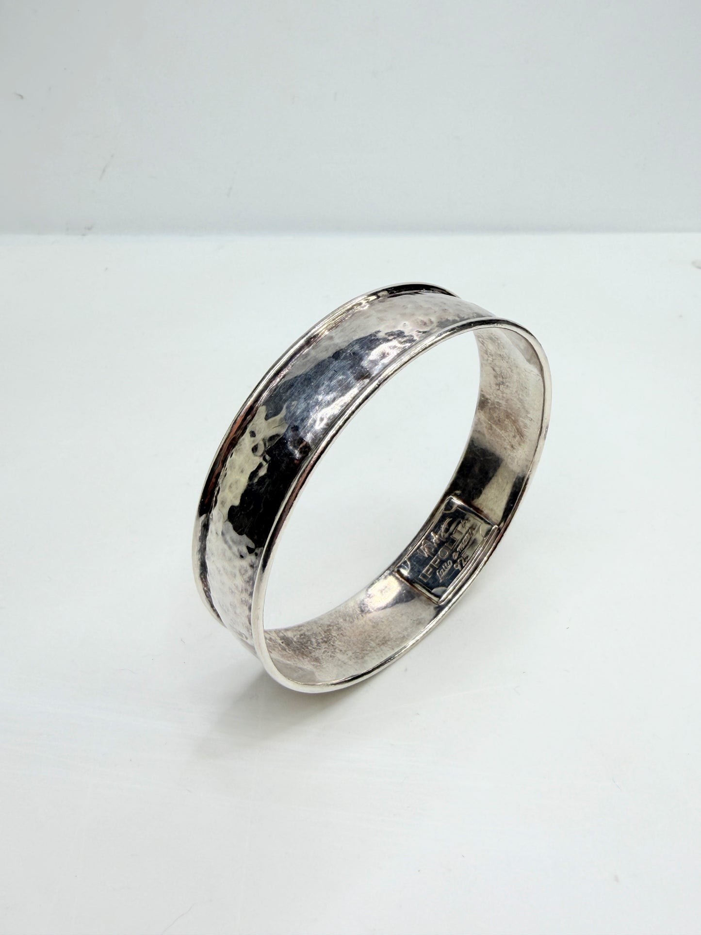 Vintage Ippolita Hammered Convex Sterling stackable Bangle Wide Style JR1322