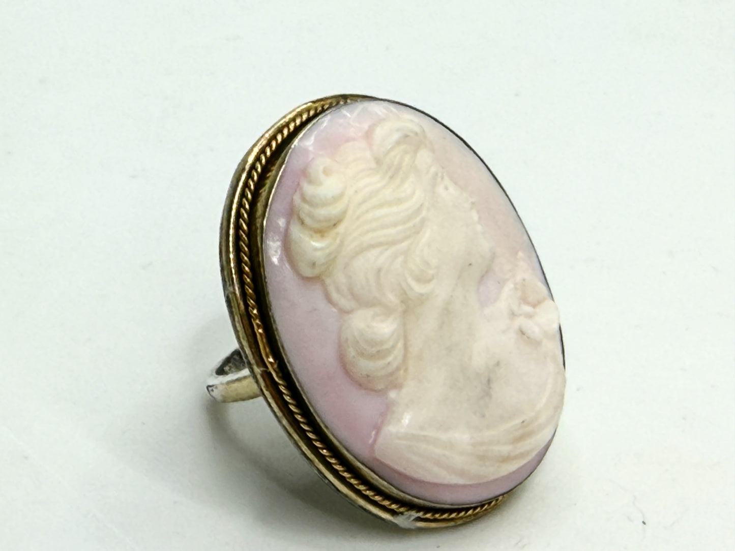 Vintage Mid-Century Shell Cameo Sterling Silver Statement Ring JR1323