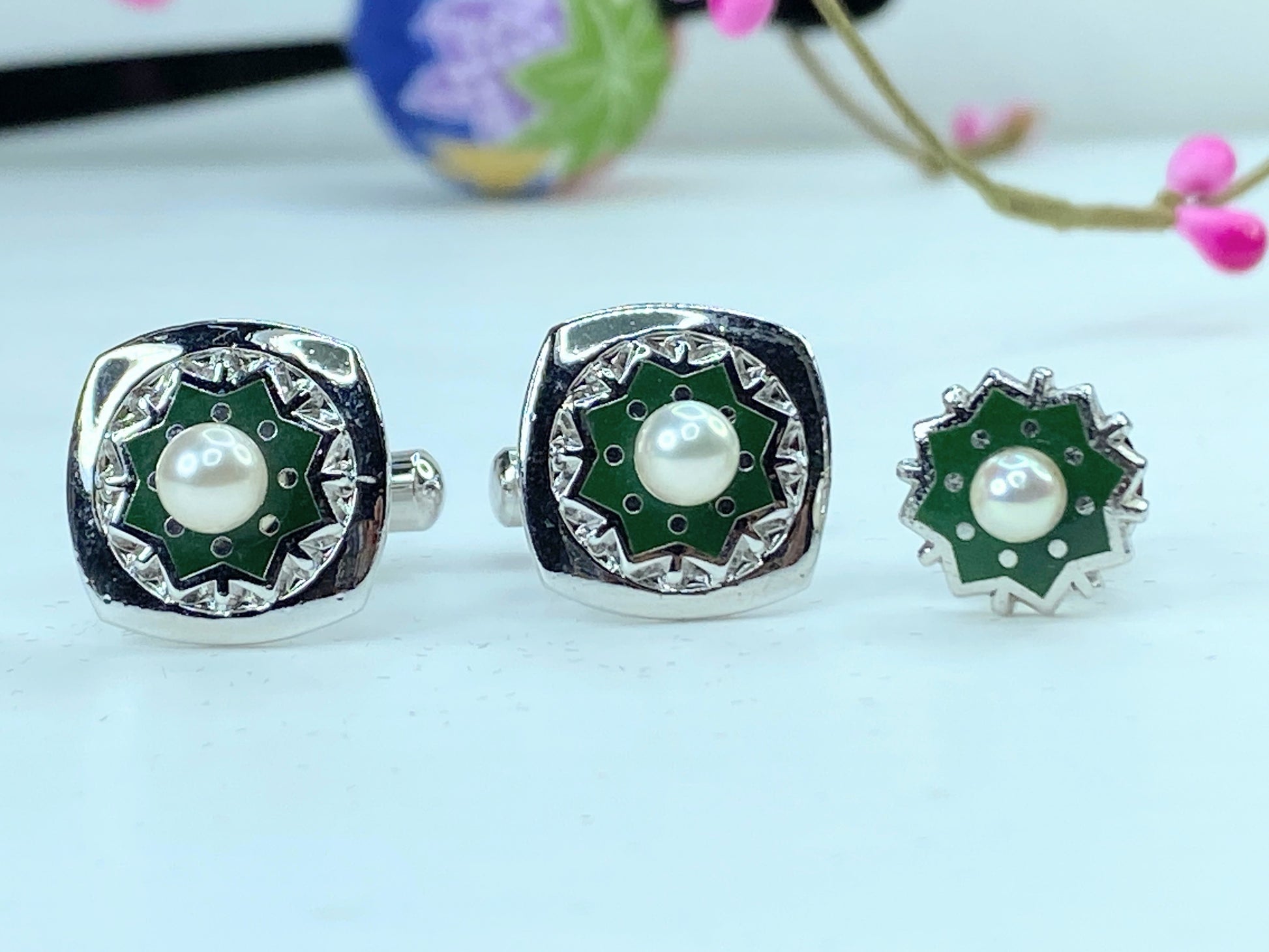 Rare MIKIMOTO 5mm Akoya cultured Pearl Sterling Cuff & Tag Green enamel GS380