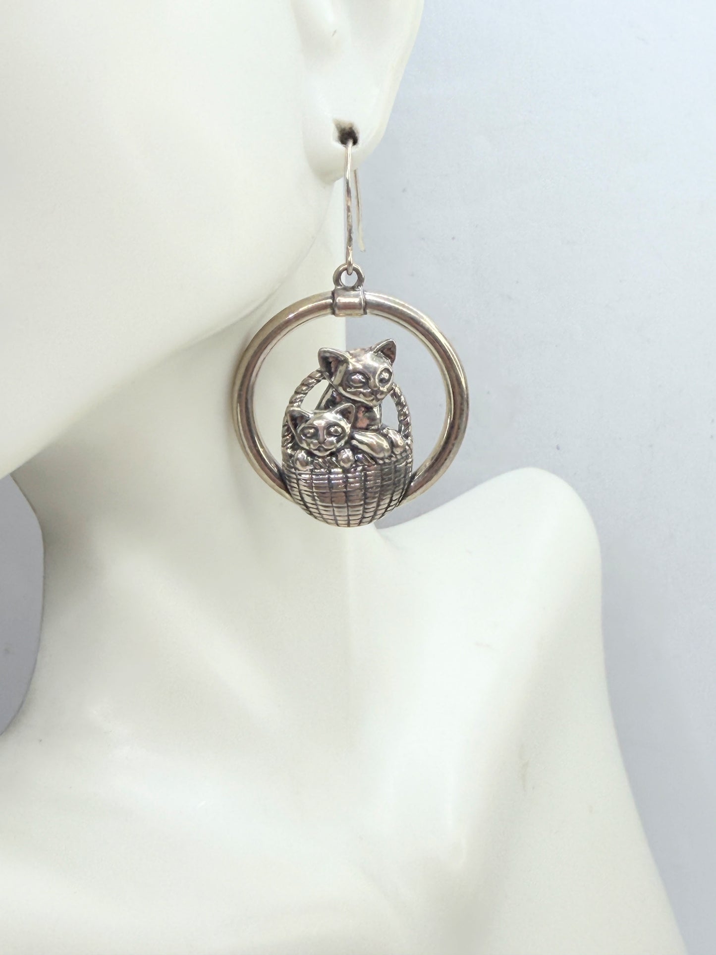 Signed Adorable Sterling Silver bundle Cat Basket Hoop Earrings JR1326