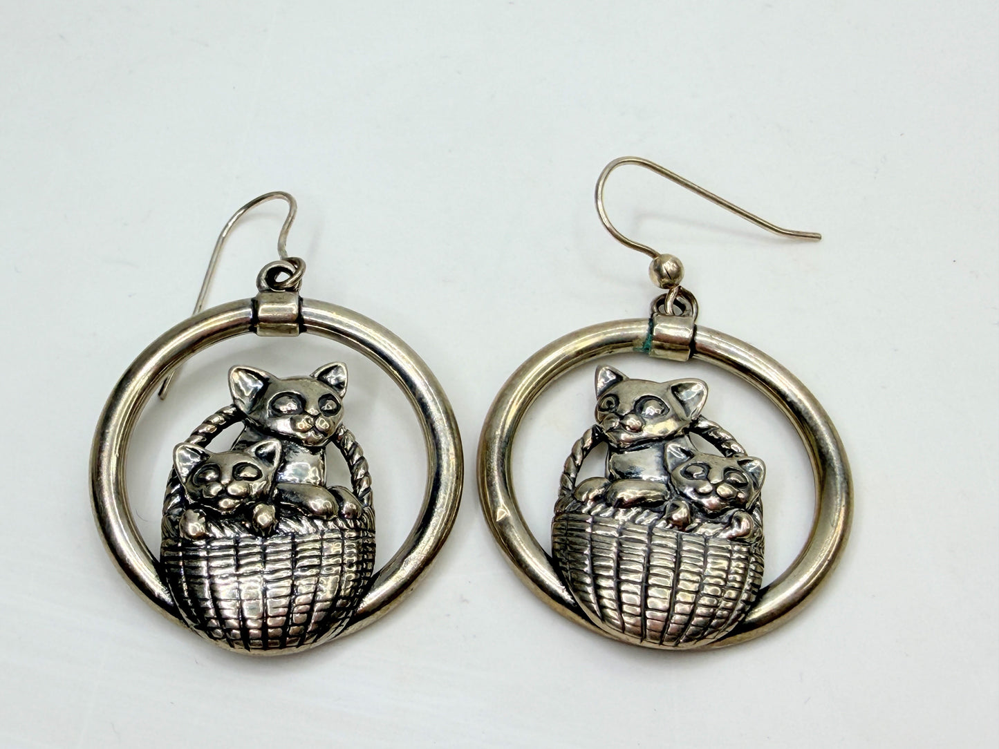 Signed Adorable Sterling Silver bundle Cat Basket Hoop Earrings JR1326