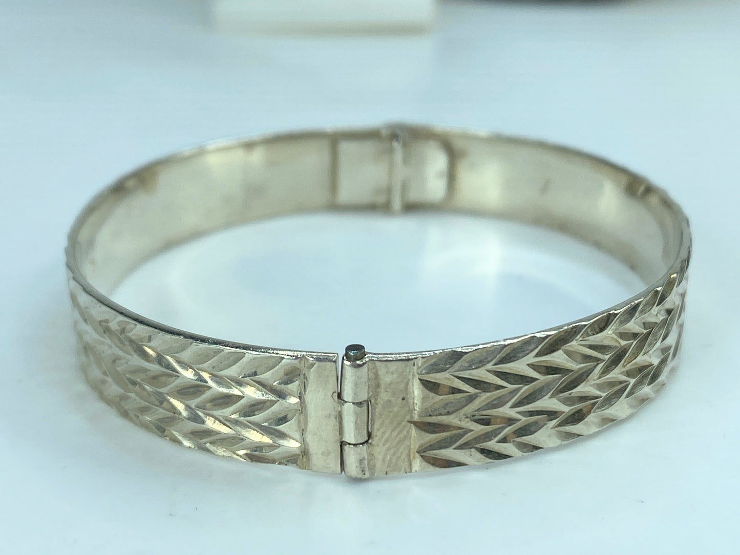 Sturdy Sterling silver 10mm Braided Design hindged Bangle Bracelet 7" 21g JR838