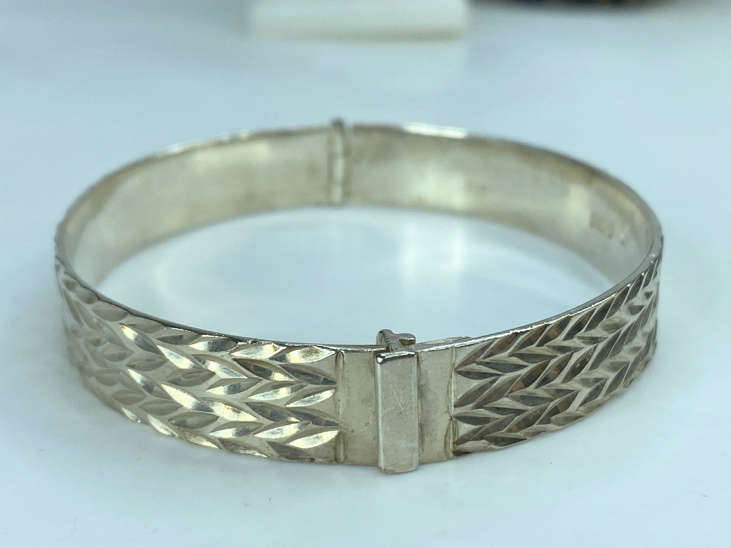 Sturdy Sterling silver 10mm Braided Design hindged Bangle Bracelet 7" 21g JR838