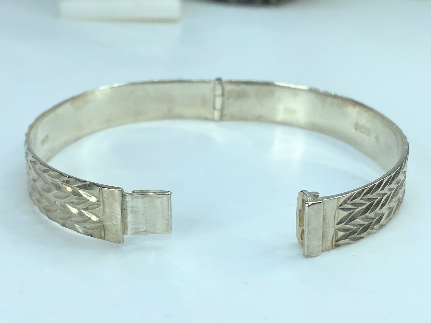 Sturdy Sterling silver 10mm Braided Design hindged Bangle Bracelet 7" 21g JR838