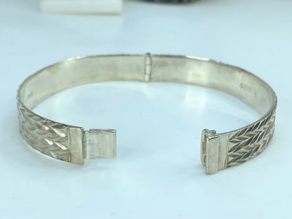 Sturdy Sterling silver 10mm Braided Design hindged Bangle Bracelet 7" 21g JR838