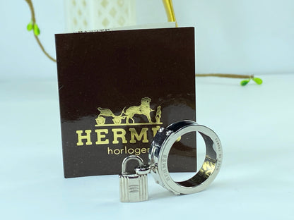 Hermes  Palladium Swift Kelly Lock Scarf Ring black Enamel Biscuit GS218