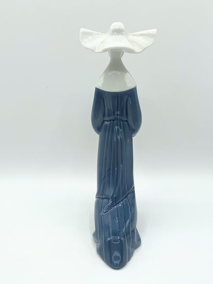 Lladro Meditation (blue) 1996-99 Porcelain Figurine  2347M Mint condition A132