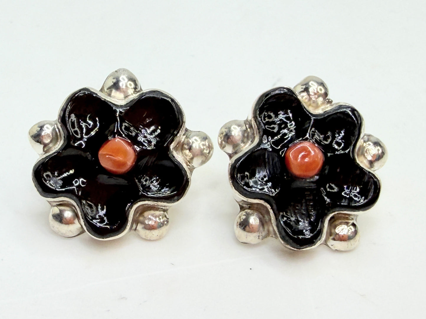 Zuni Floria Shebala Sterling Enamel Floral Coral new Stud Earrings JR1335