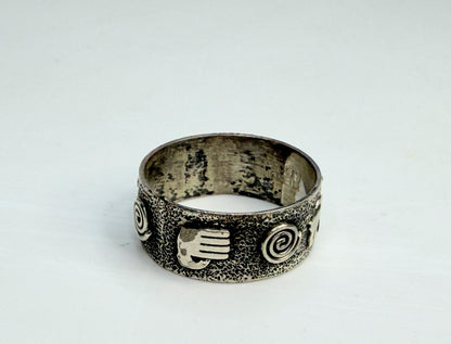 Vintage Scott Skeets Navajo Petroglyph handmade Sterling Band Ring s8.25 JR1338