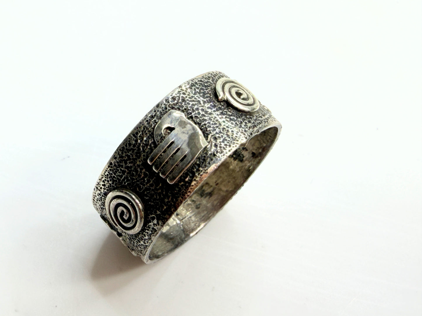 Vintage Scott Skeets Navajo Petroglyph handmade Sterling Band Ring s8.25 JR1338