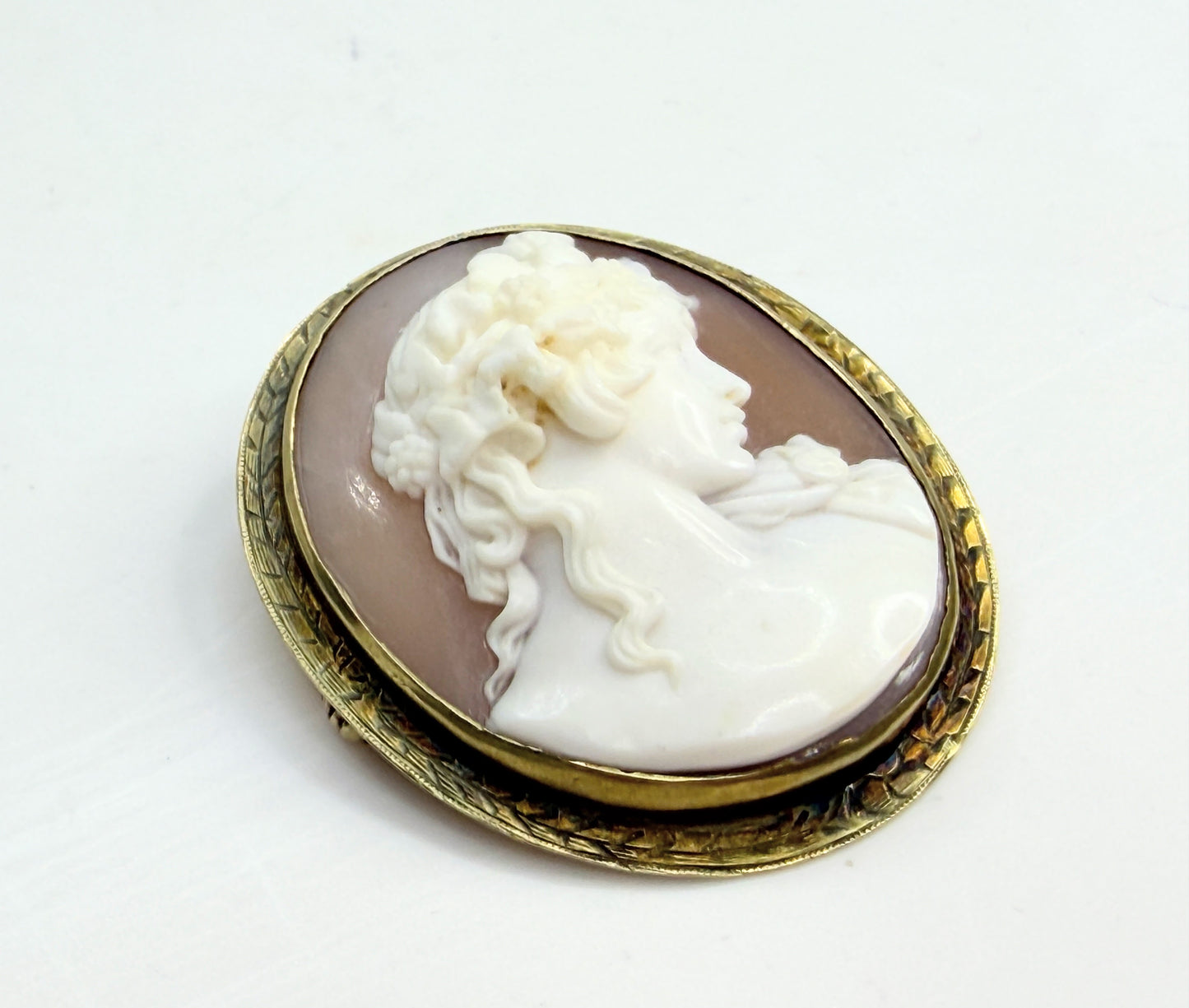 Antique 14K Gold Hand Carved Shell Cameo Brooch Pendant 19th C JR1342