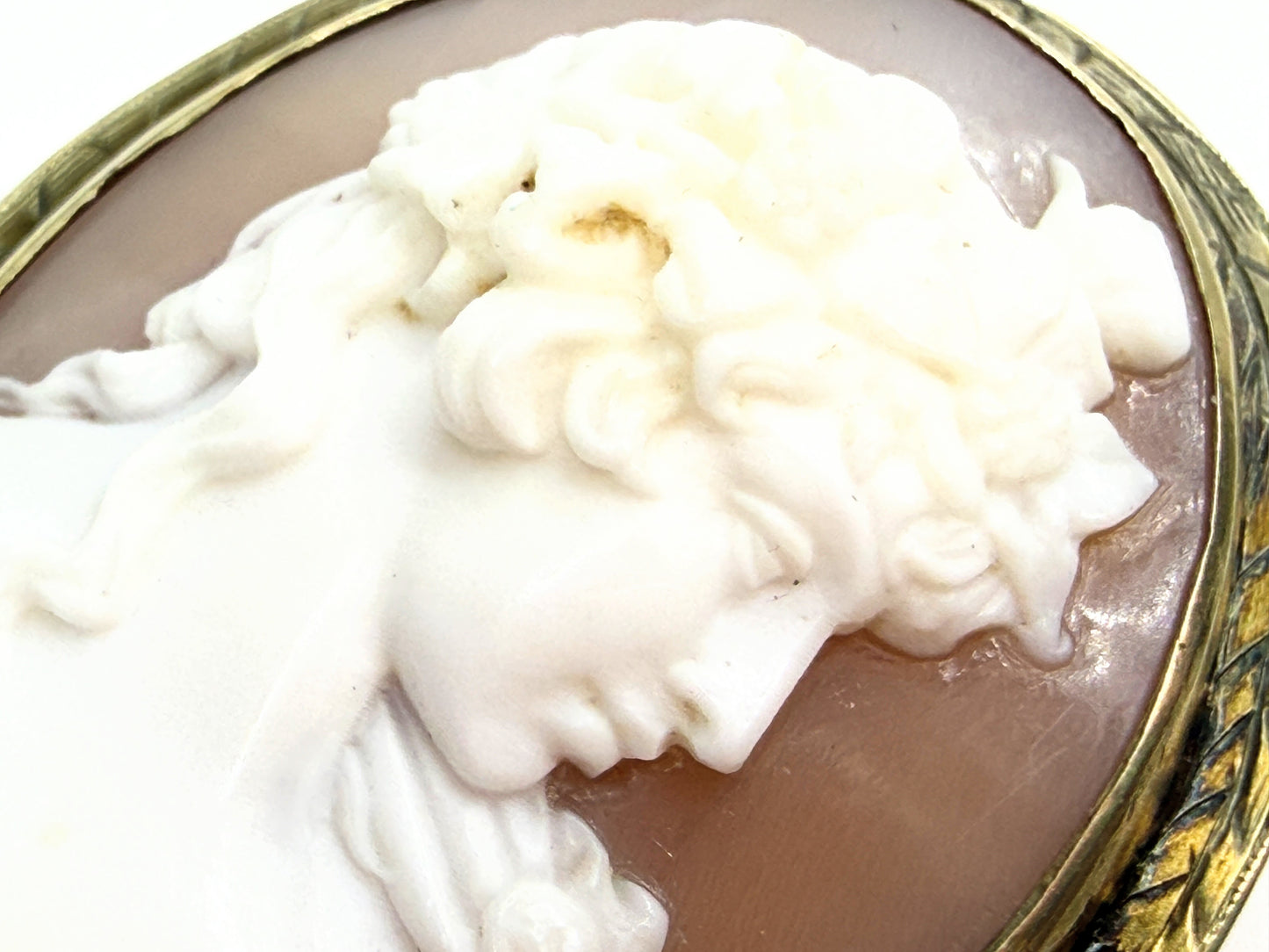 Antique 14K Gold Hand Carved Shell Cameo Brooch Pendant 19th C JR1342