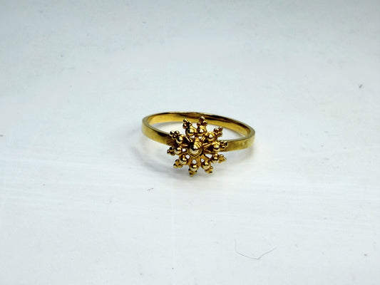 Ornate 10K Gold Granulation Starburst Ring Size 7.5 JR1347
