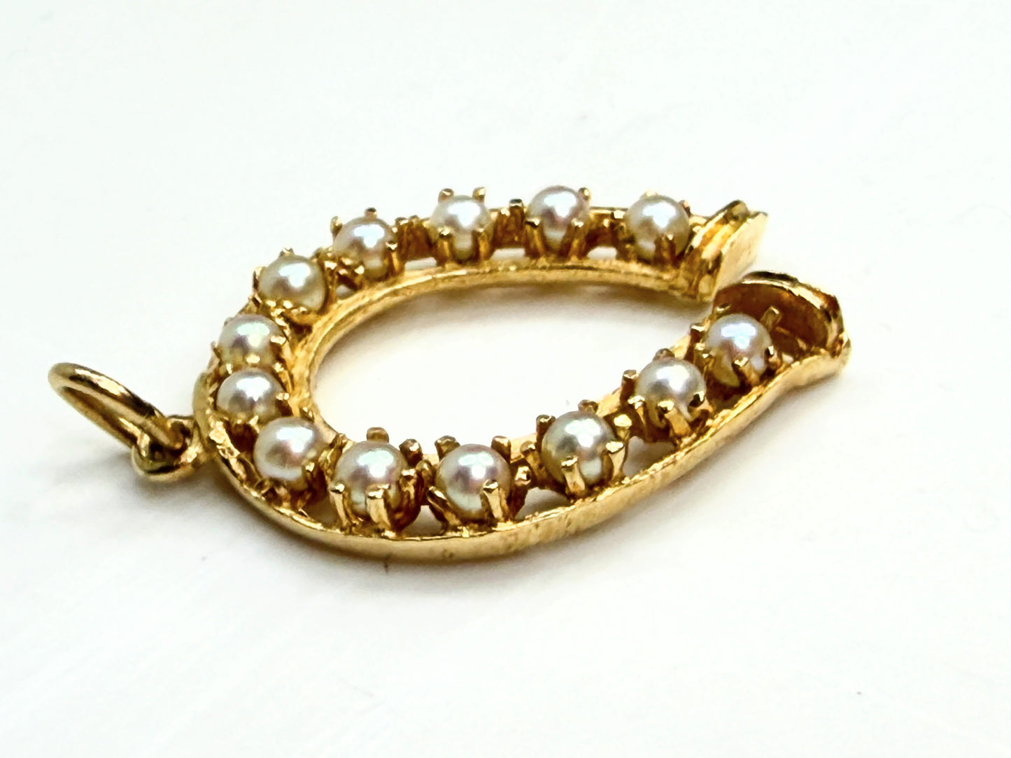 Good Luck 14K Gold Pearl Horseshoe Pendant 30x21mm JR1351