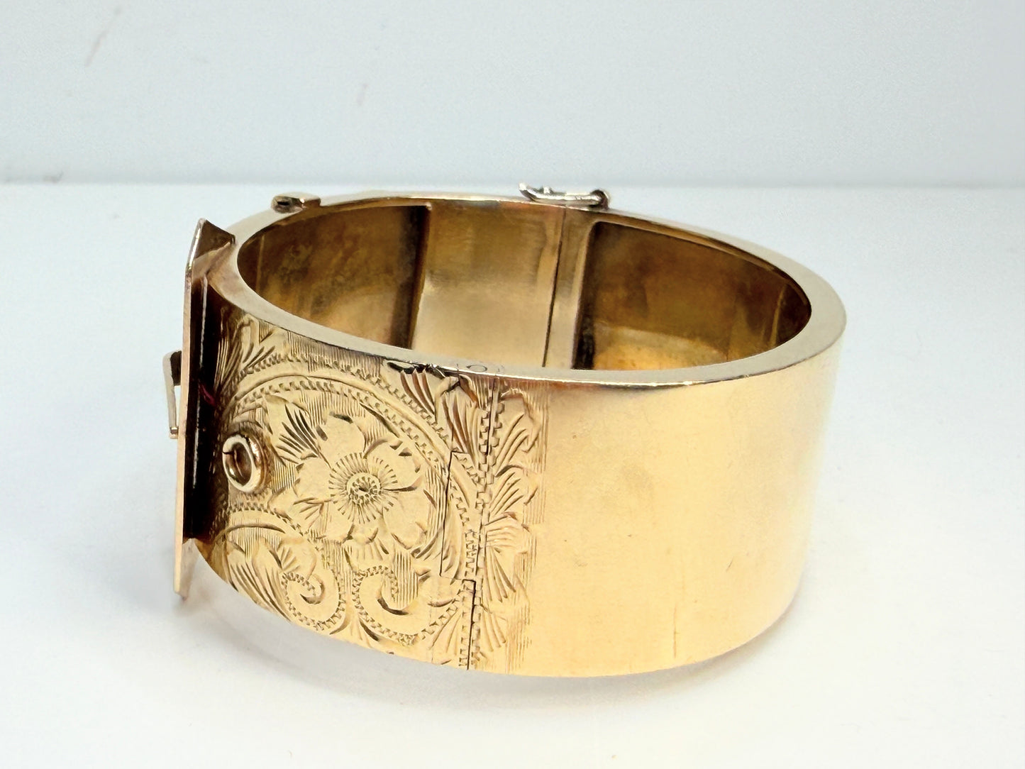 Antique 14K Gold Engraved Buckle Bangle 34.9g JR1352