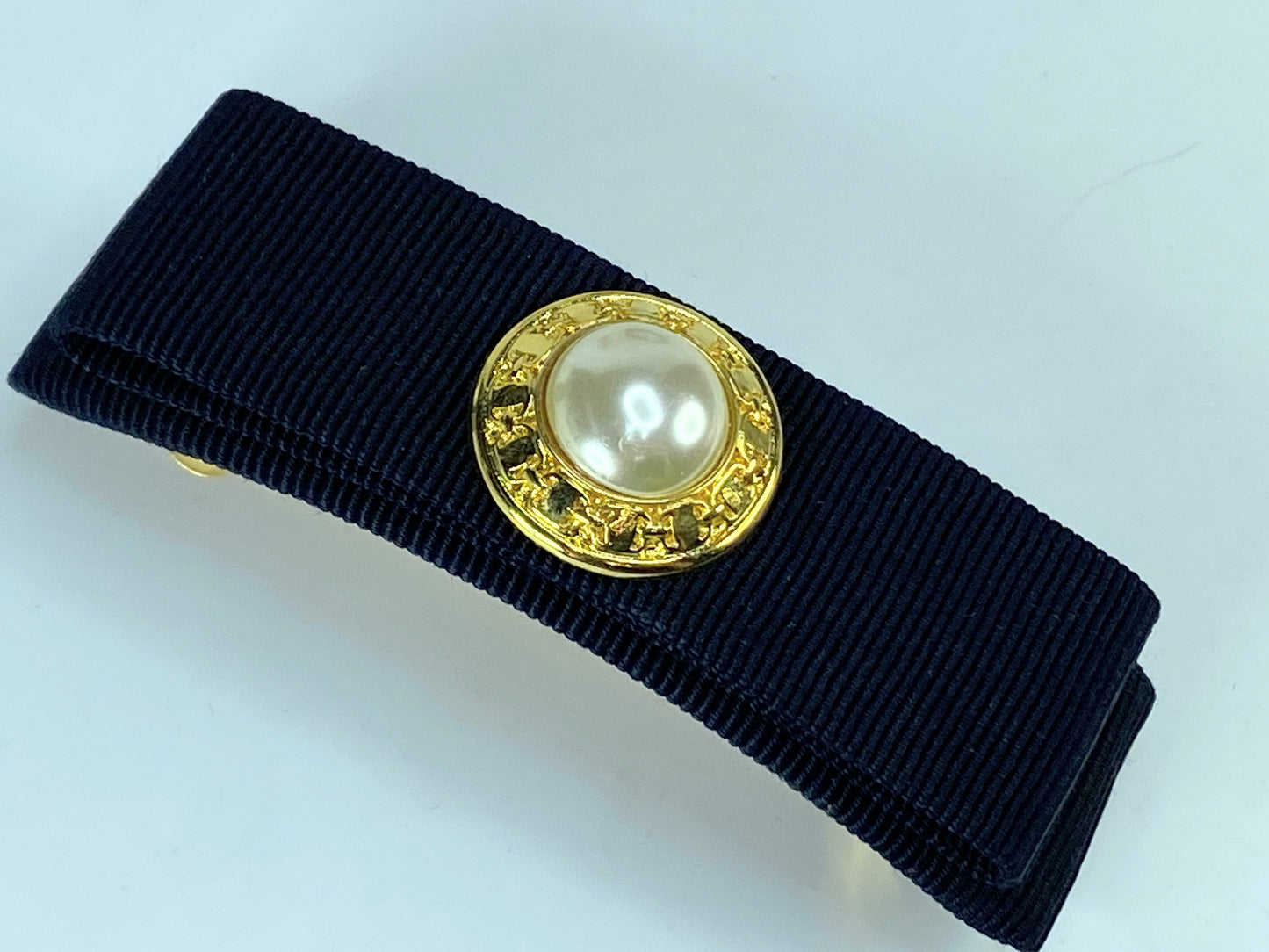 Salvatore Ferragamo Valletta Black Gold-tone Pearl White Gancini hair clip GS579