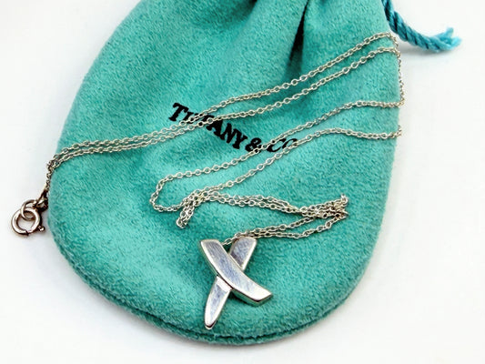 Vintage Tiffany & Co Sterling Silver Paloma Picasso "X" Kiss Pendant 17" JR1361