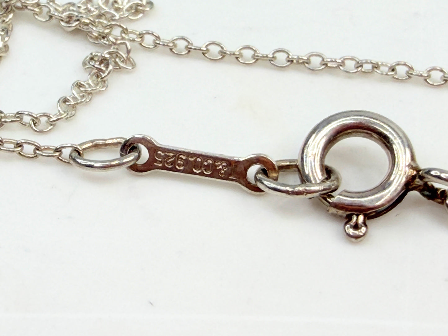 Vintage Tiffany & Co Sterling Silver Paloma Picasso "X" Kiss Pendant 17" JR1361